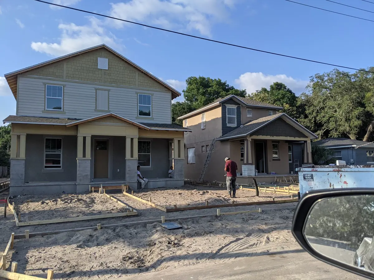New residential homes in a Central Florida subdivision of the kind Orchid Cleaning serves in Plant City, FL